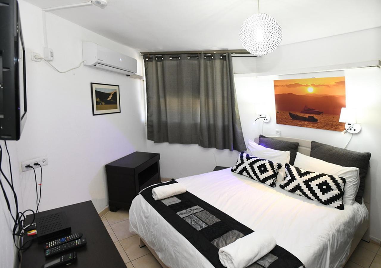 Avi'S Suites Eilat Extérieur photo